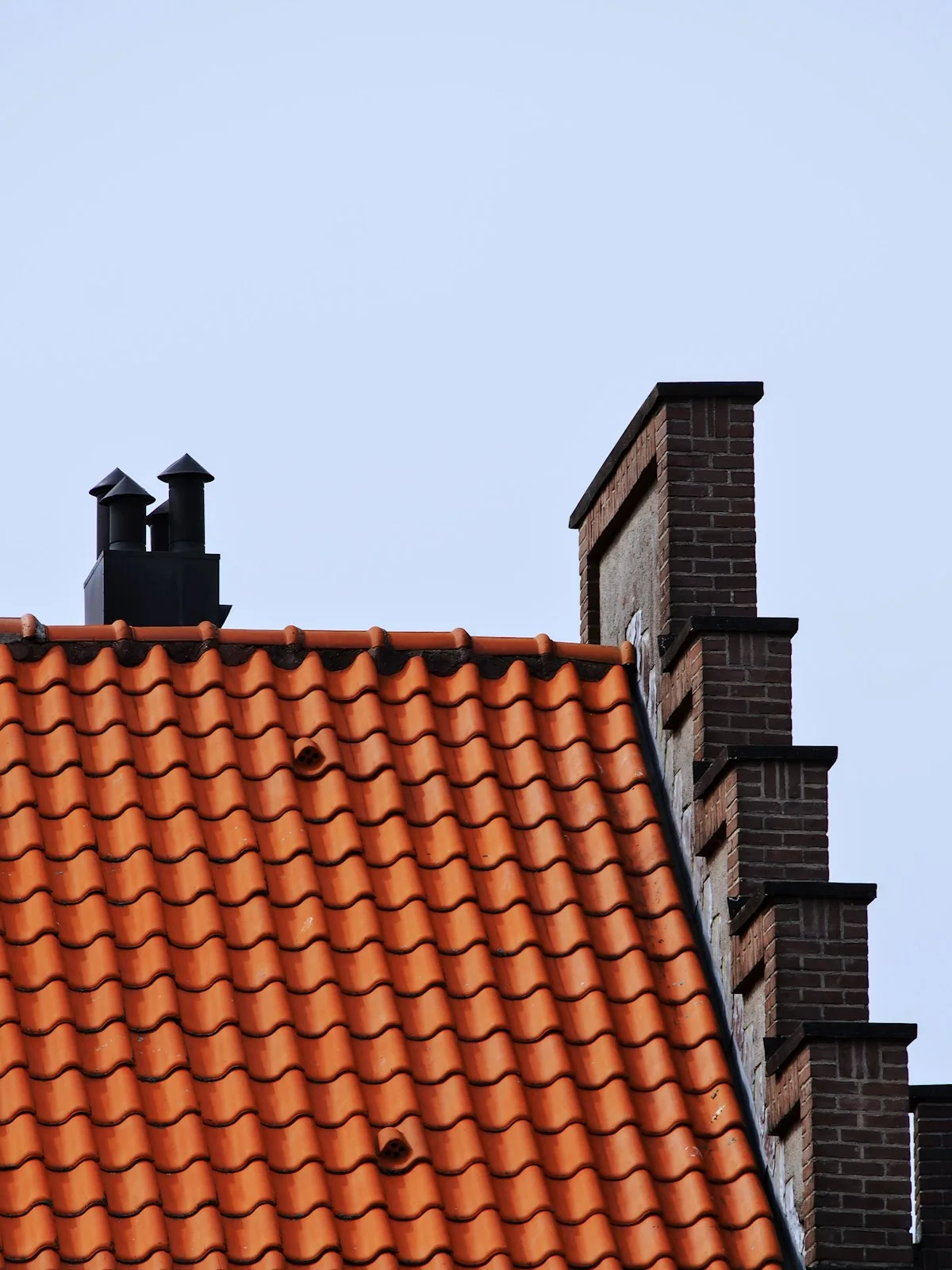 Stepped brickwork with fresh mortar joints